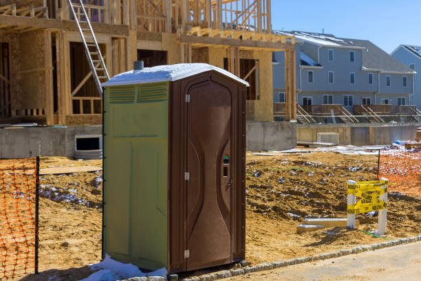 Best Portable restroom trailer rental  in Independence, IA